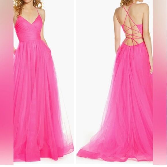 LA FEMME PROM GALA TULLE
PRINCESS GOWN - Picture 1 of 8
